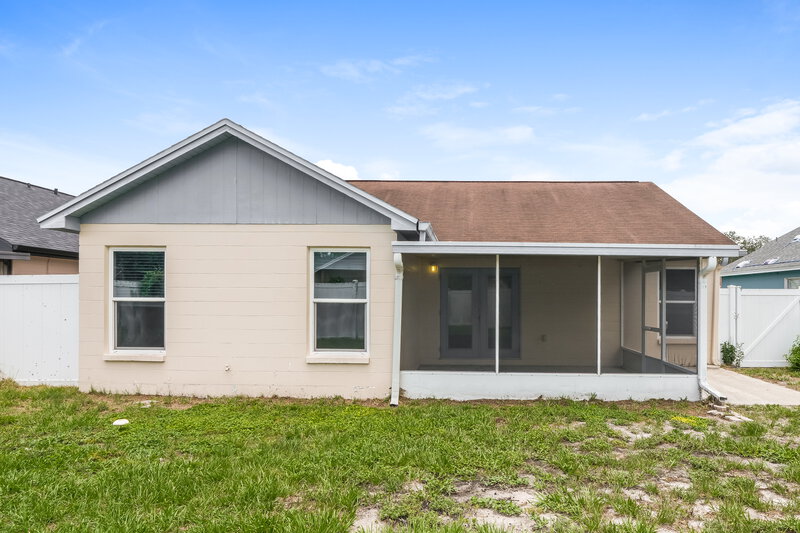 2,175/Mo, 2047 Sarah Louise Dr Brandon, FL 33510 Rear View