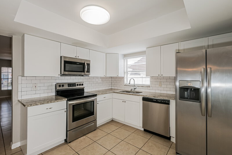 2,220/Mo, 16314 Caliente Place Tampa, FL 33624 Kitchen View