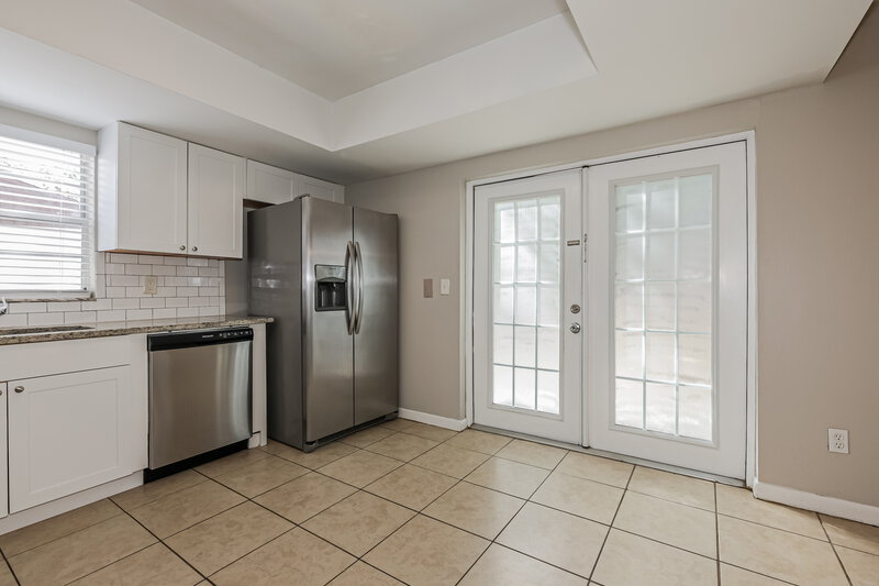 2,220/Mo, 16314 Caliente Place Tampa, FL 33624 Kitchen View 3