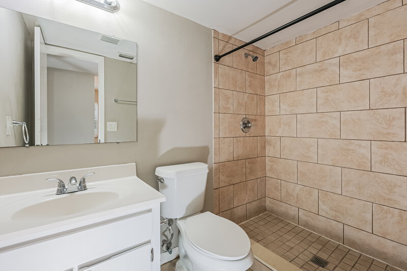 2,220/Mo, 16314 Caliente Place Tampa, FL 33624 Bathroom View