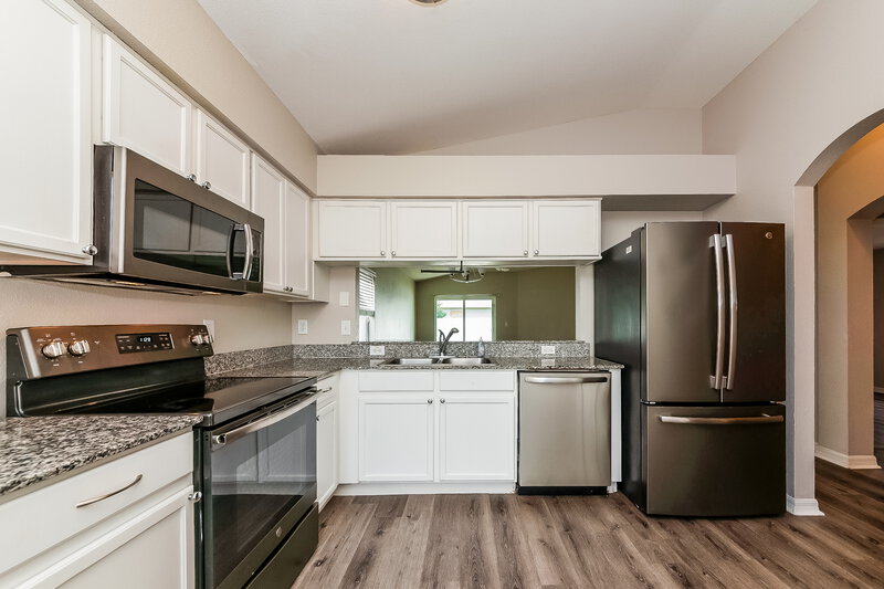1,950/Mo, 11751 Lynmoor Drive Riverview, FL 33579 Kitchen View 2