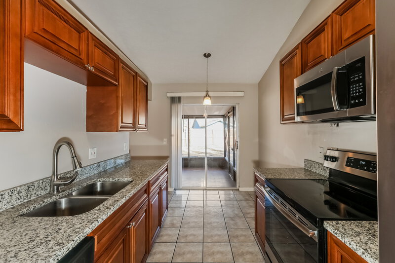 2,080/Mo, 1012 Cameo Crest Lane Valrico, FL 33596 Kitchen View 2