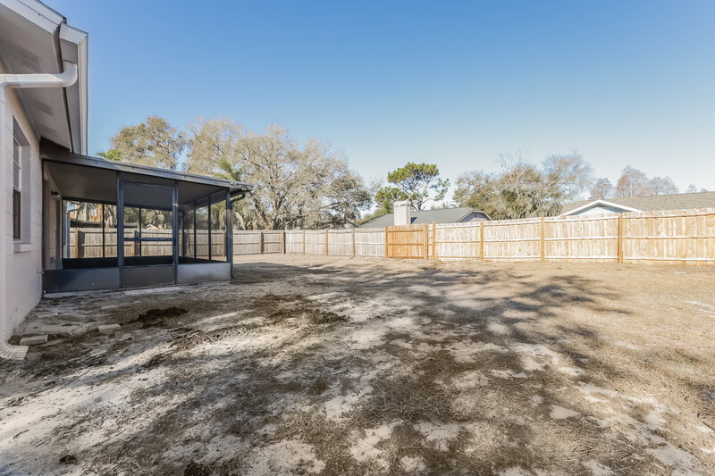 2,080/Mo, 1012 Cameo Crest Lane Valrico, FL 33596 Backyard View