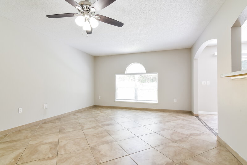 2,425/Mo, 13825 Gentle Woods Avenue Riverview, FL 33569 Living Room View