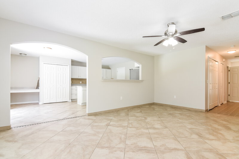 2,425/Mo, 13825 Gentle Woods Avenue Riverview, FL 33569 Living Room View 2
