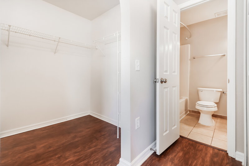 3,680/Mo, 13825 Gentle Woods Avenue Riverview, FL 33569 Walk In Closet View