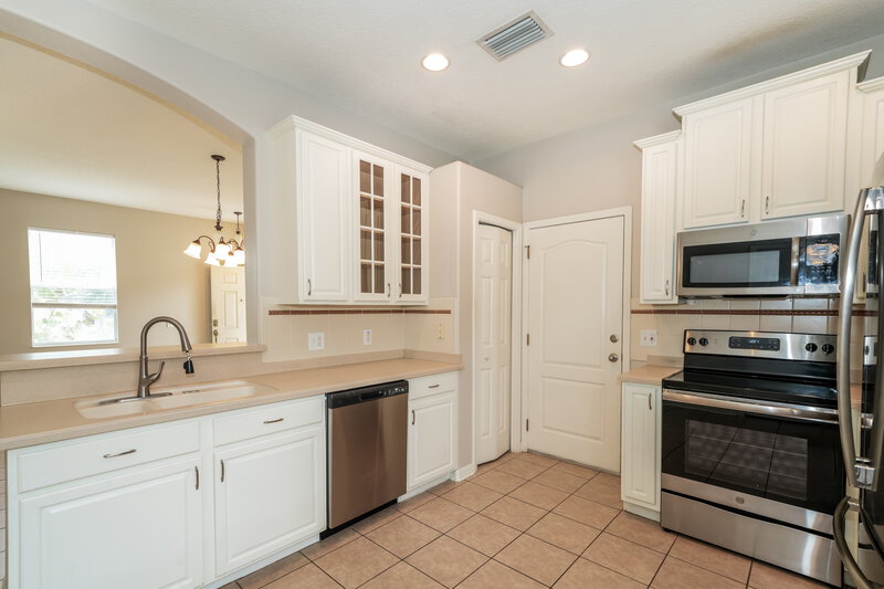 2,280/Mo, 8574 Deer Chase Drive Riverview, FL 33578 Kitchen View