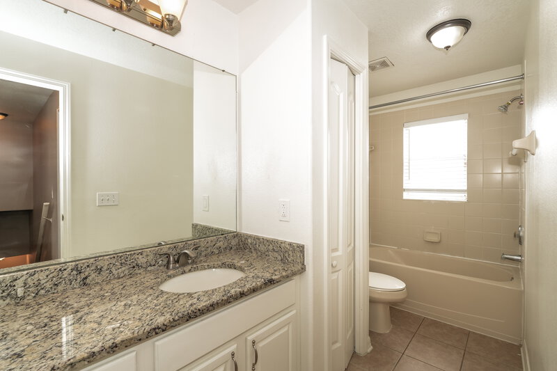 2,280/Mo, 8574 Deer Chase Drive Riverview, FL 33578 Bathroom View