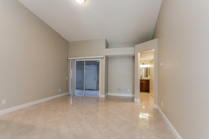 2,785/Mo, 9001 Sheldon Chase Drive Tampa, FL 33635 Living Room View
