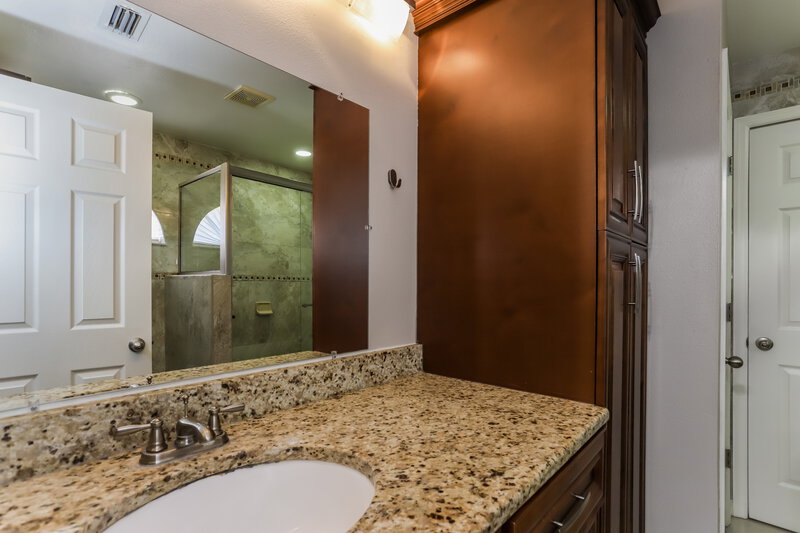 2,785/Mo, 9001 Sheldon Chase Drive Tampa, FL 33635 Bathroom View