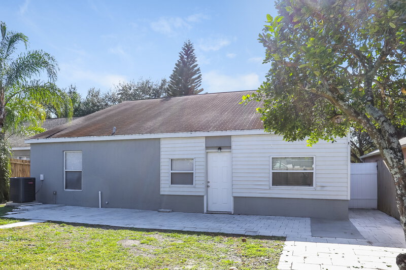 2,785/Mo, 9001 Sheldon Chase Drive Tampa, FL 33635 Rear View