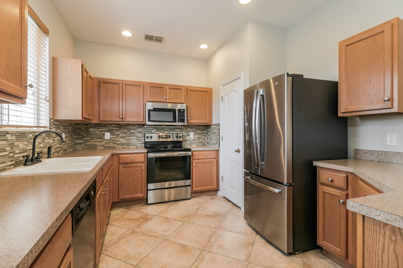 2,065/Mo, 18837 Sunterra Drive Land O Lakes, FL 34638 Kitchen View