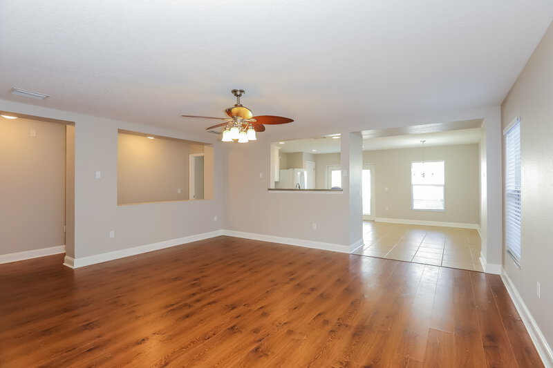 2,035/Mo, 13514 Blue Sunfish Court Riverview, FL 33569 photolivingroom View 2