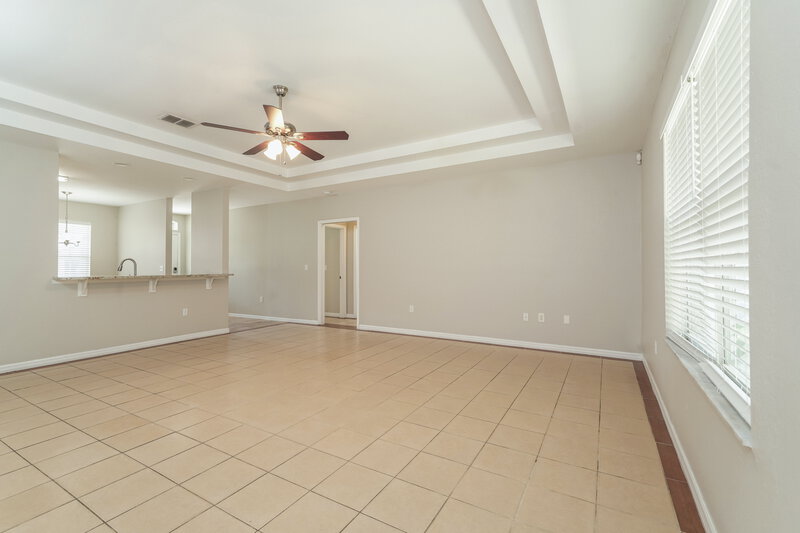 2,005/Mo, 6557 Shepherd Oaks Road Lakeland, FL 33811 Living Room View 2