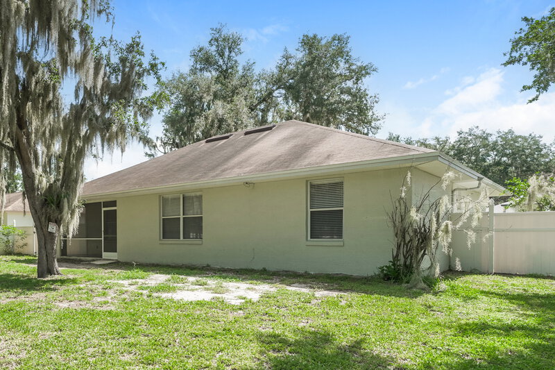 2,005/Mo, 6557 Shepherd Oaks Road Lakeland, FL 33811 Rear View 2