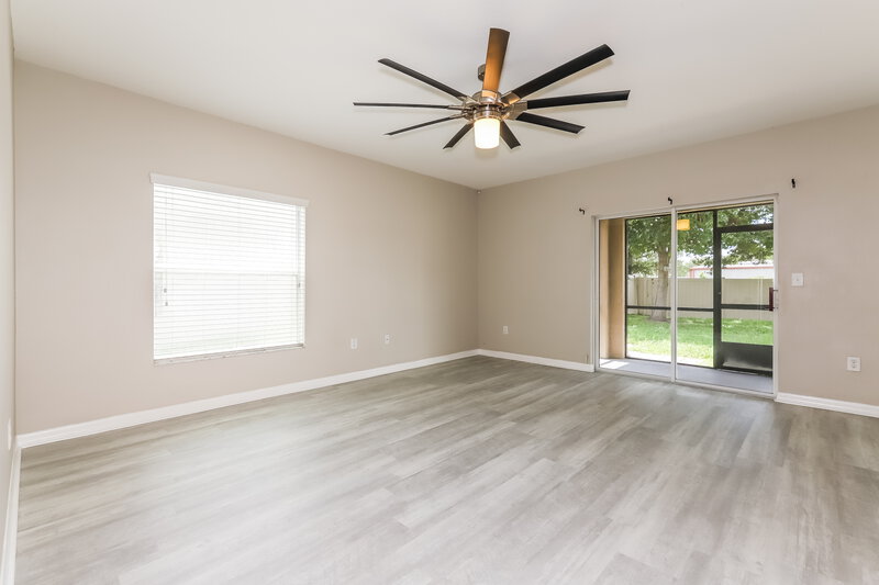 2,355/Mo, 10525 Summer Azure Dr. Riverview, FL 33578 Living Room View 2