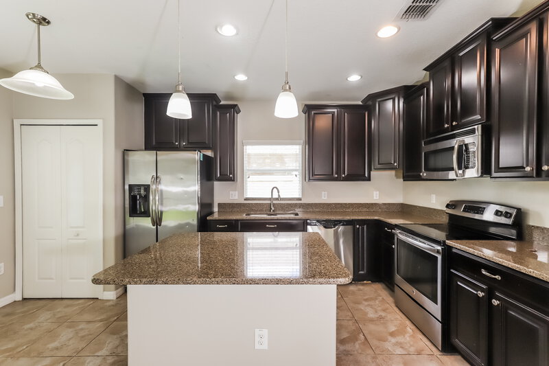 2,355/Mo, 10525 Summer Azure Dr. Riverview, FL 33578 Kitchen View