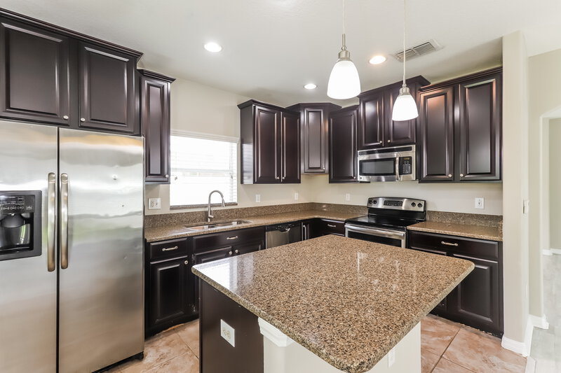 2,355/Mo, 10525 Summer Azure Dr. Riverview, FL 33578 Kitchen View 2