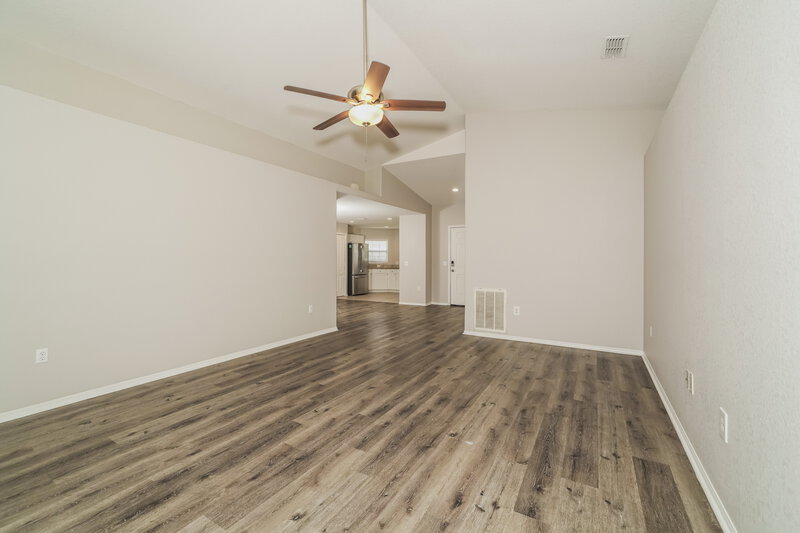 2,050/Mo, 8179 Woodvine Cir Lakeland, FL 33810 Living Room View 2
