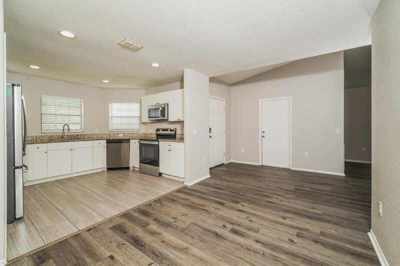 2,050/Mo, 8179 Woodvine Cir Lakeland, FL 33810 Dining Room View