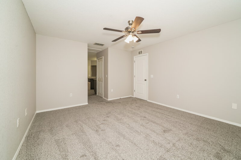 2,050/Mo, 8179 Woodvine Cir Lakeland, FL 33810 Main Bedroom View 2
