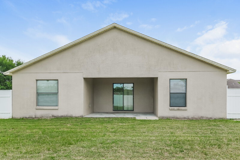 2,050/Mo, 8179 Woodvine Cir Lakeland, FL 33810 Rear View 2