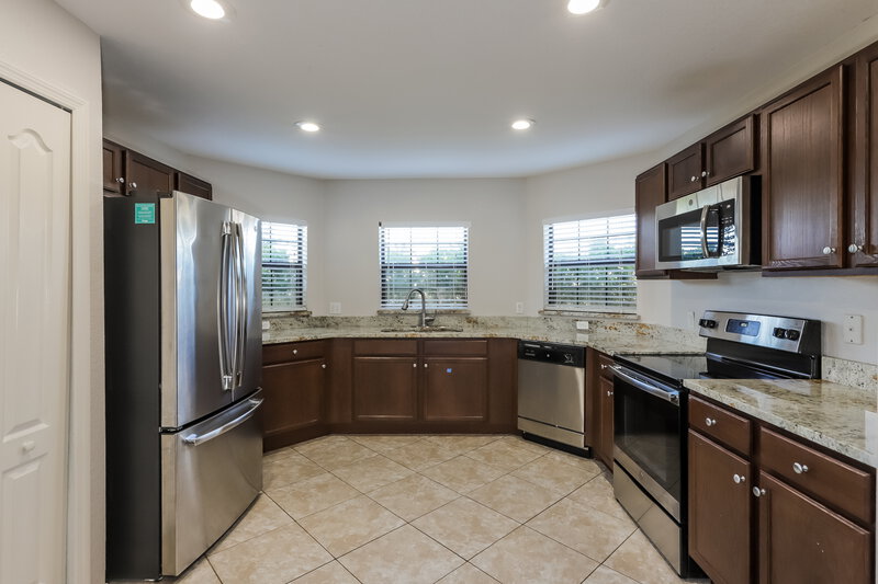 1,950/Mo, 5760 Woodruff Way Lakeland, FL 33812 Kitchen View