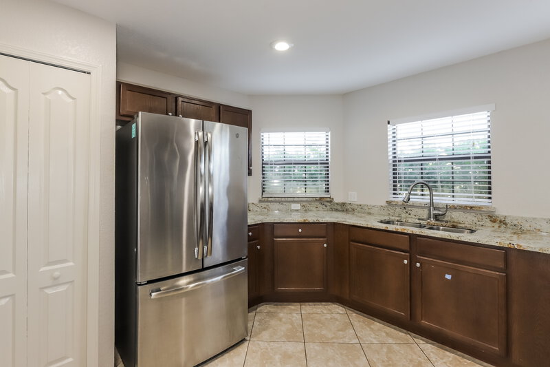 1,950/Mo, 5760 Woodruff Way Lakeland, FL 33812 Kitchen View 3