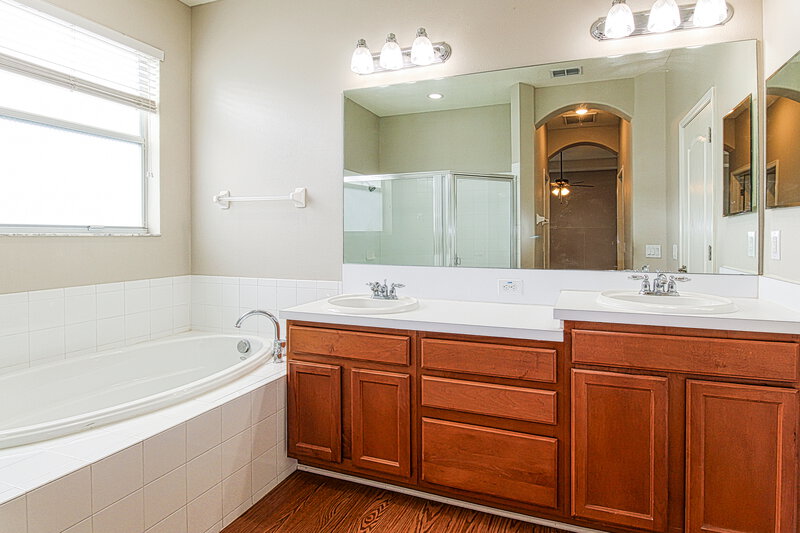 2,890/Mo, 3731 Braemere Drive Spring Hill, FL 34609 Main Bathroom View