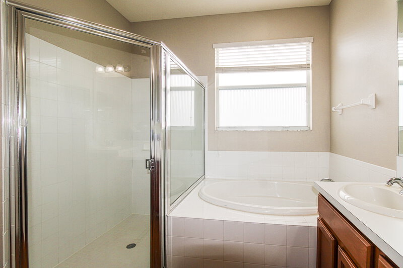 2,890/Mo, 3731 Braemere Drive Spring Hill, FL 34609 Main Bathroom View 2