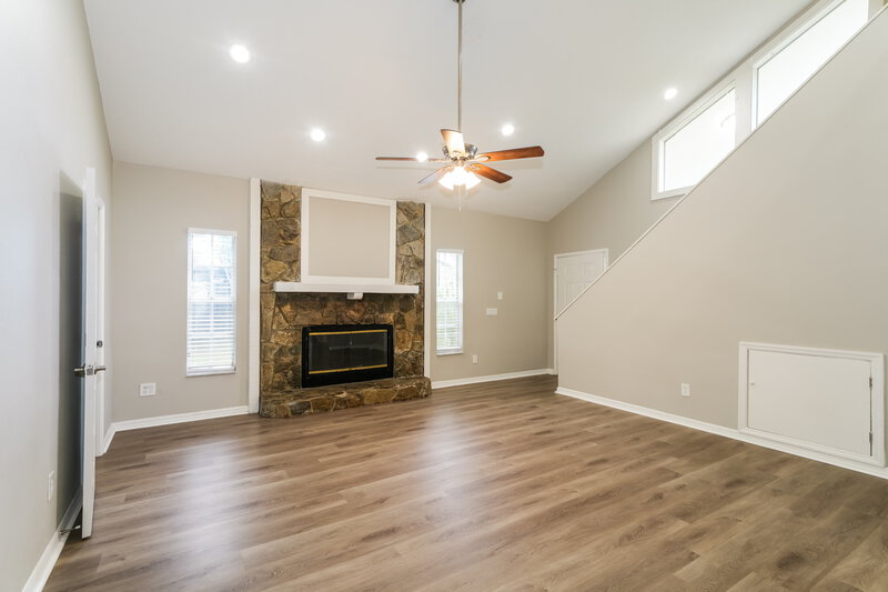 2,890/Mo, 8105 N Fremont Ave Tampa, FL 33604 Living Room View 3