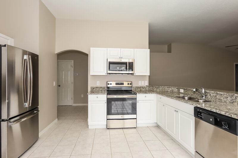 2,465/Mo, 10806 Windbury Way Riverview, FL 33569 Kitchen View