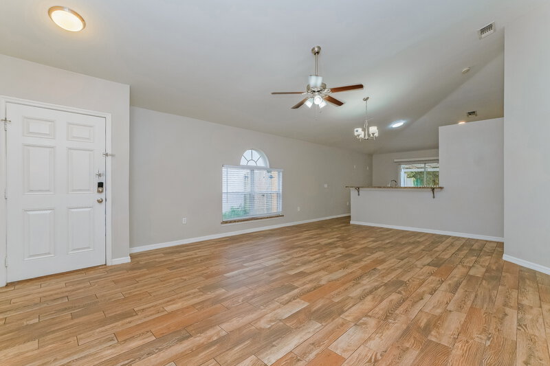 2,185/Mo, 13719 Gentle Woods Avenue Riverview, FL 33569 Living Room View 2
