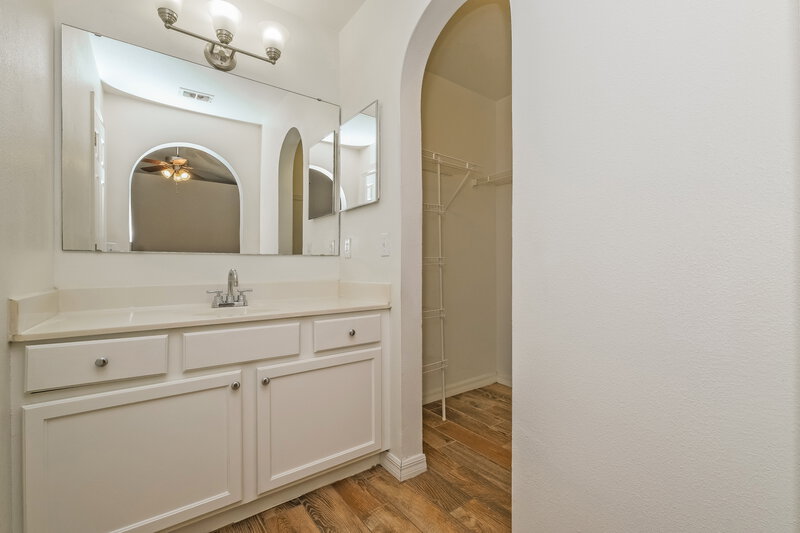 2,185/Mo, 13719 Gentle Woods Avenue Riverview, FL 33569 Main Bathroom View