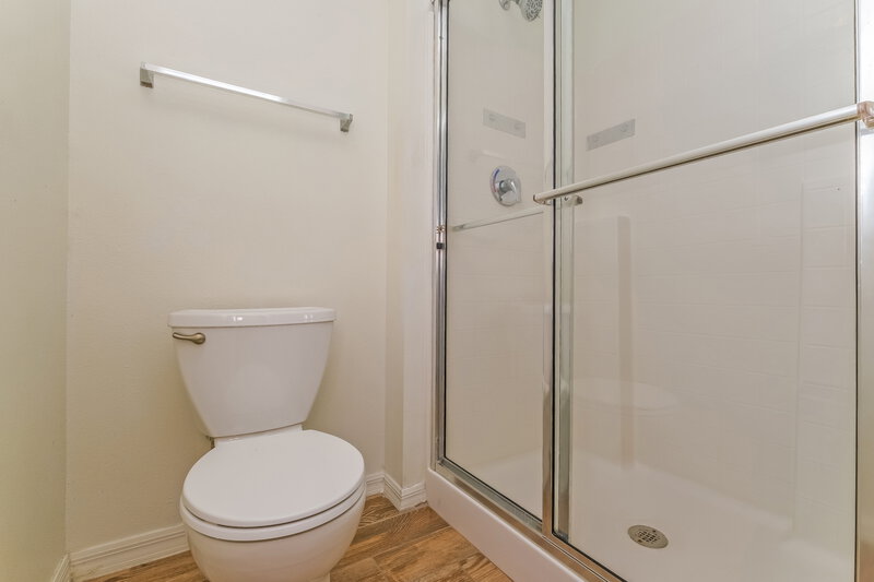 2,185/Mo, 13719 Gentle Woods Avenue Riverview, FL 33569 Main Bathroom View 2