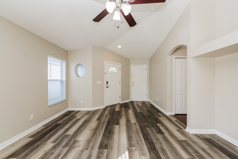 2,055/Mo, 8003 Canterbury Lake Blvd Tampa, FL 33619 Living Room View