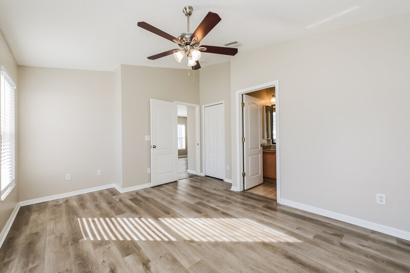 2,055/Mo, 8003 Canterbury Lake Blvd Tampa, FL 33619 Main Bedroom View 2