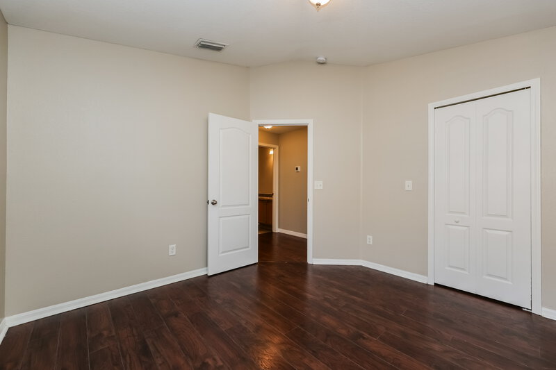 2,055/Mo, 8003 Canterbury Lake Blvd Tampa, FL 33619 Bedroom View 4