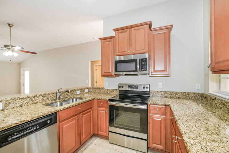 1,880/Mo, 12912 White Bluff Rd Hudson, FL 34669 Kitchen View 2