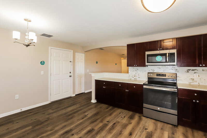 1,985/Mo, 2304 Pleasure Run Drive Ruskin, FL 33570 Kitchen View 3