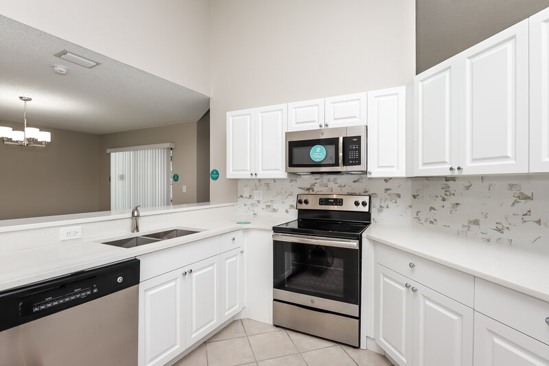2,400/Mo, 12206 Netherfield Court Riverview, FL 33569 Kitchen View
