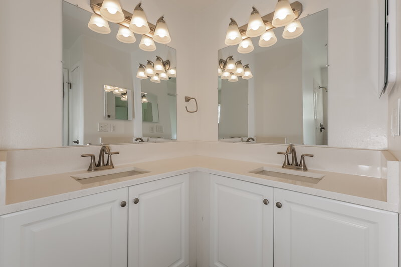 2,405/Mo, 12206 Netherfield Court Riverview, FL 33569 Main Bathroom View