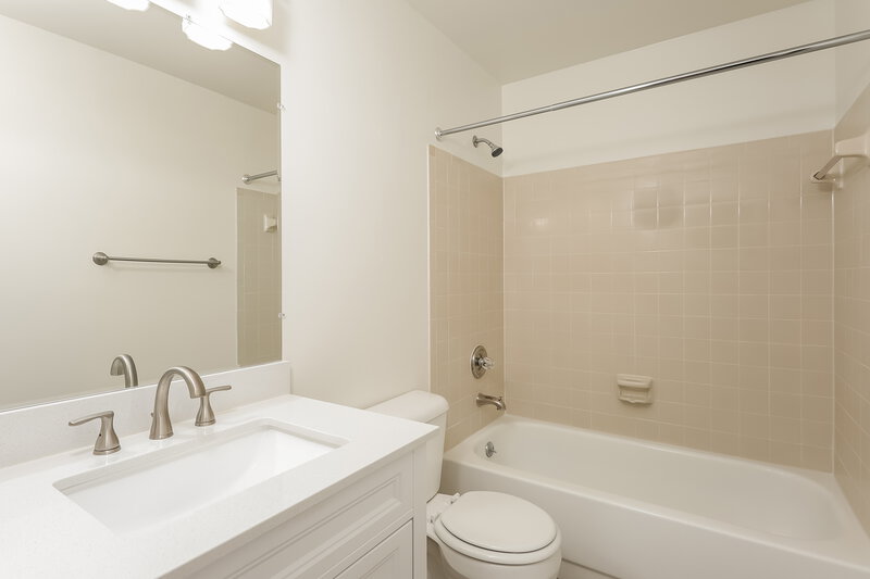 2,400/Mo, 12206 Netherfield Court Riverview, FL 33569 Bathroom View