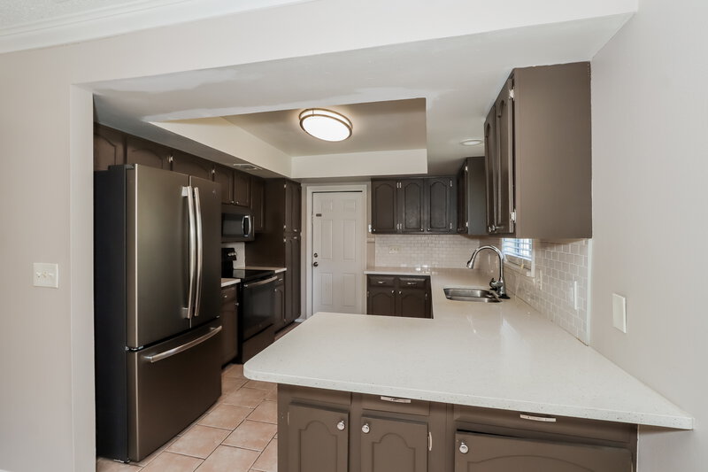 2,050/Mo, 1833 Thistle Court Wesley Chapel, FL 33543 Kitchen View