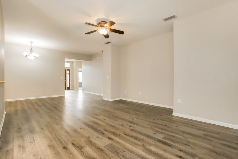 2,205/Mo, 36210 Laguna Hills Circle Zephyrhills, FL 33541 Living Room View