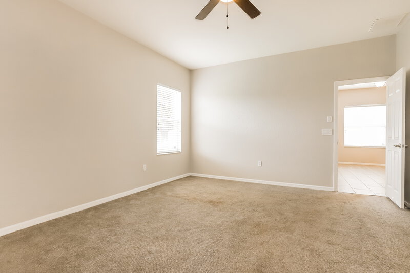 2,205/Mo, 36210 Laguna Hills Circle Zephyrhills, FL 33541 Main Bedroom View