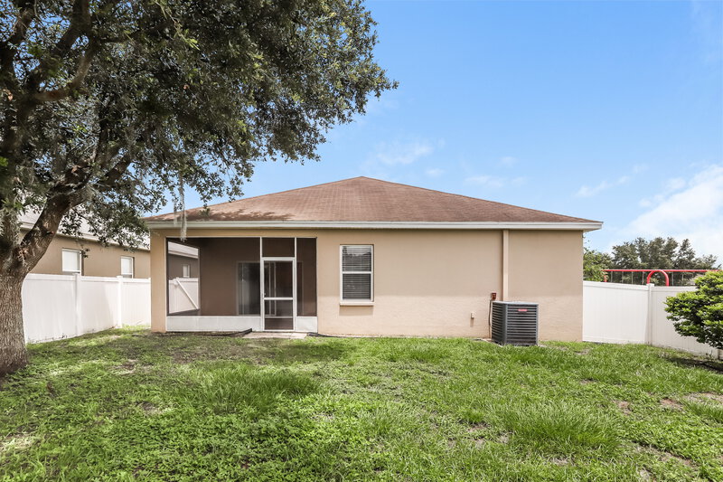 2,205/Mo, 36210 Laguna Hills Circle Zephyrhills, FL 33541 Rear View