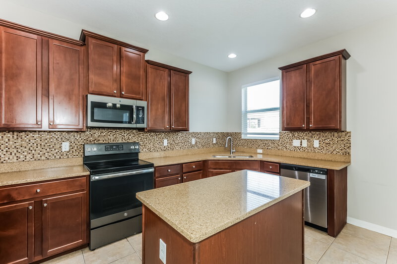 2,465/Mo, 720 Parker Den Drive Ruskin, FL 33570 Kitchen View 2