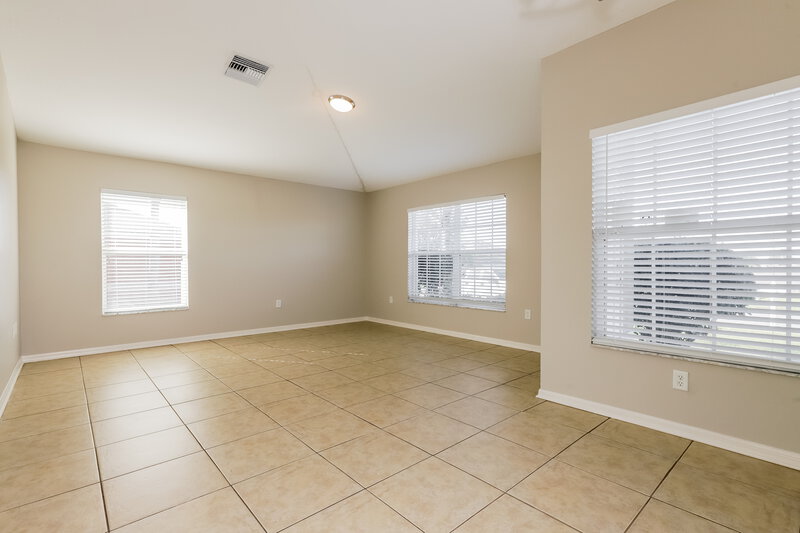 1,880/Mo, 7622 Weehawken Dr Zephyrhills, FL 33540 Living Room View
