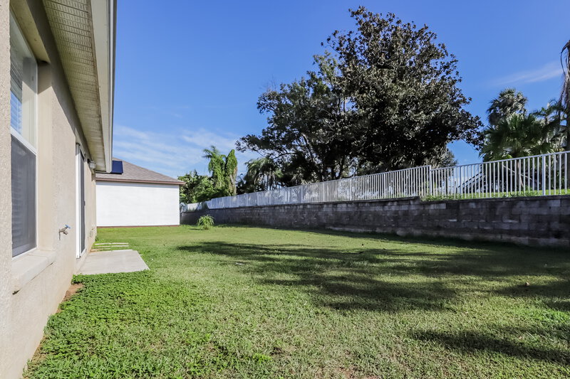 1,880/Mo, 7622 Weehawken Dr Zephyrhills, FL 33540 Exterior View